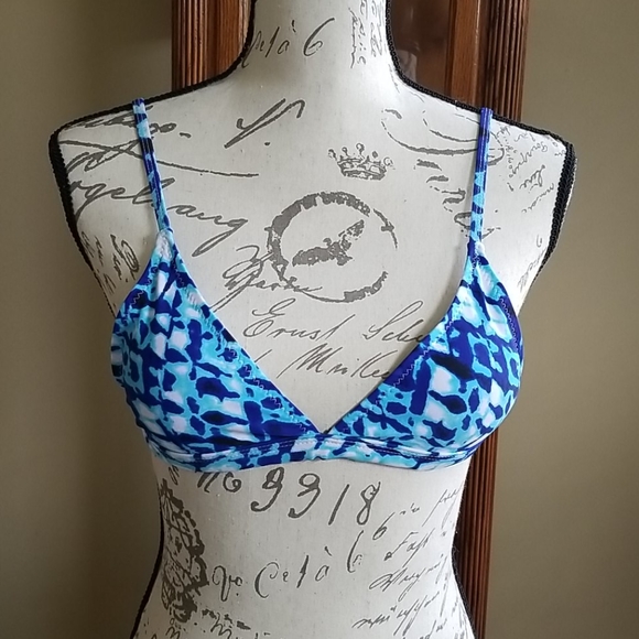 Cupshe Other - NWT Cupshe bikini size Medium (Small?)